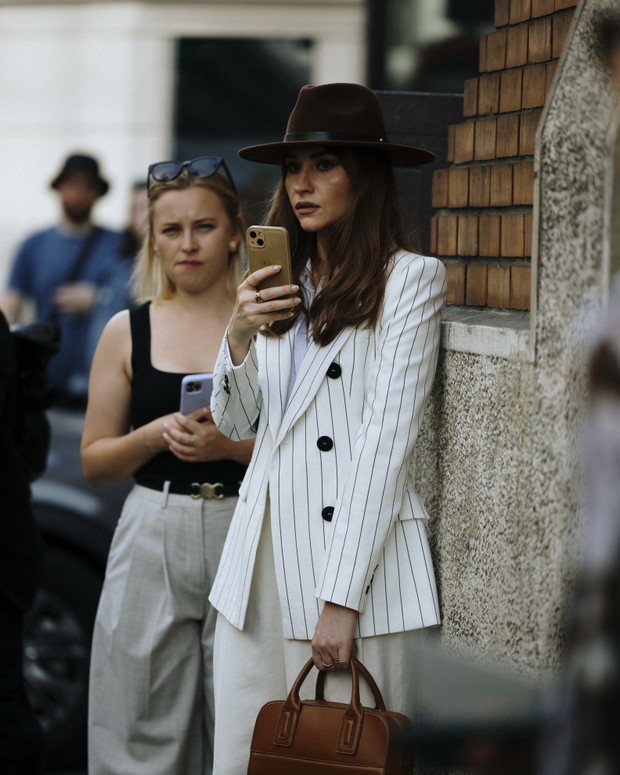 Żakiety i marynarki na ulicach stolic mody street style