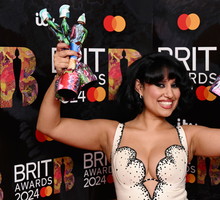 Raye na Brit Awards