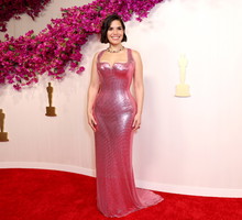 Oscary 2024: America Ferrera na czerwonym dywanie