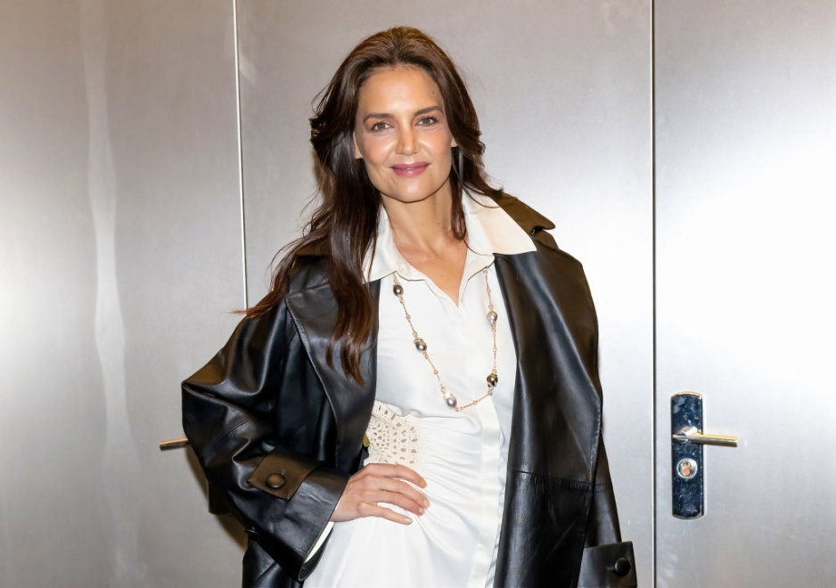 Katie Holmes już nosi najmodniejsze buty na wiosnę i lato 2024. Ich powrotu nie spodziewała się żadna z nas