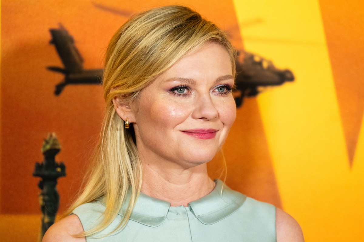 Naturalna Kirsten Dunst na premierze filmu "Civil War"