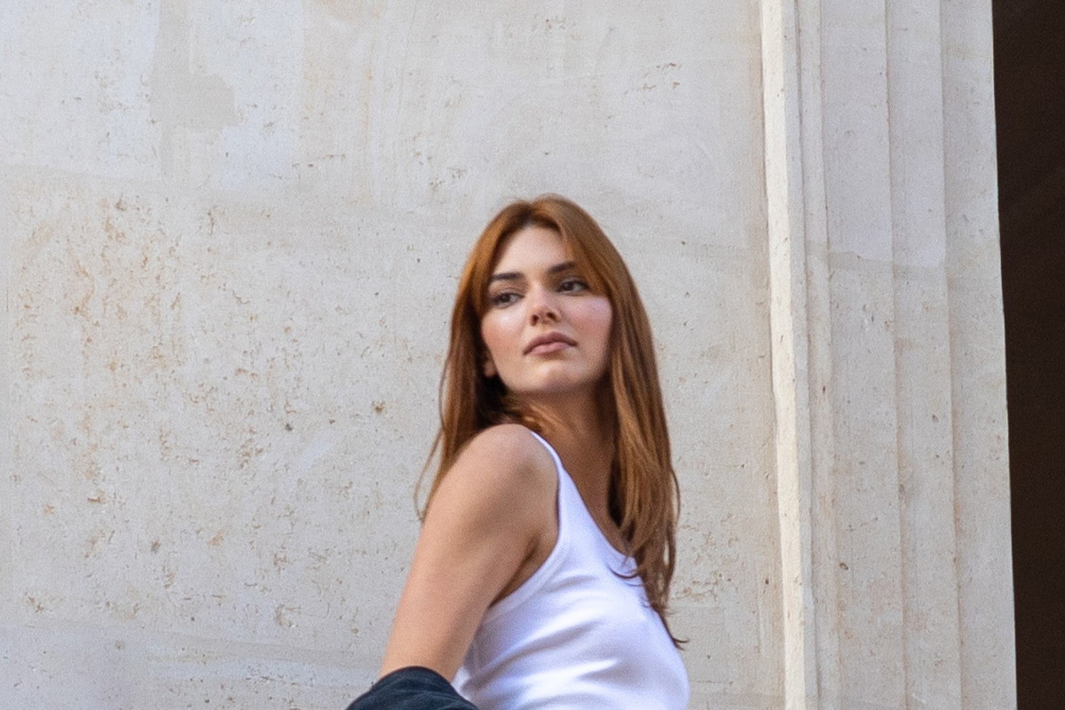 Zapomnij o Strawberry blonde. W tym sezonie Strawberry brunette zostanie najmodniejszym kolorem włosów. To odcień dla kobiet w każdym wieku, które potrzebują zmiany