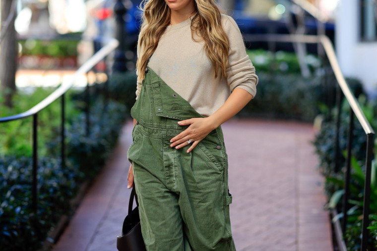 Sofia Richie w ciążowej stylizacji podbija TikToka