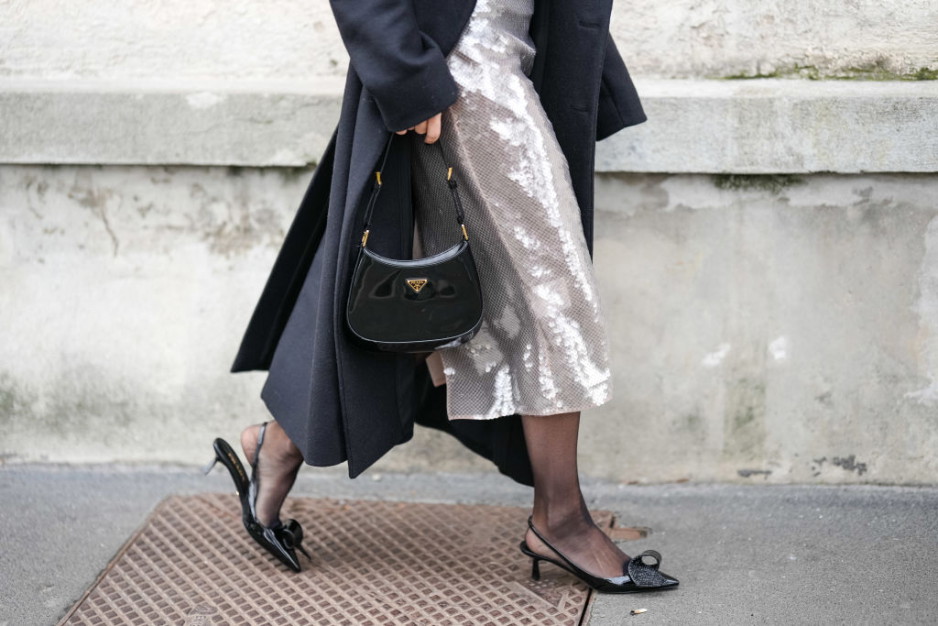 Klasyczne buty czółenka odchodzą w zapomnienie. Slingback to nowy obuwniczy hit na wiosnę w szafach it-girls