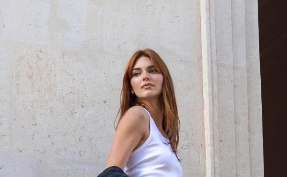 Zapomnij o Strawberry blonde. W tym sezonie Strawberry brunette zostanie najmodniejszym kolorem włosów. To odcień dla kobiet w każdym wieku, które potrzebują zmiany