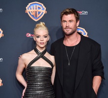 Anya Taylor-Joy w sukience bodycon