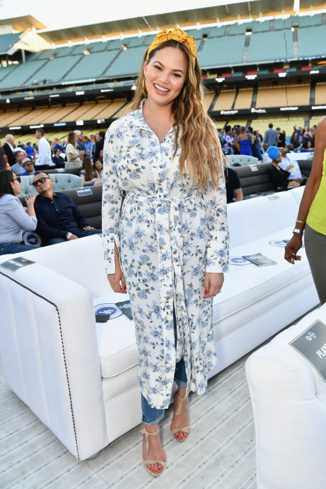 Wakacyjna Chrissy Teigen zachwyca naturalnością