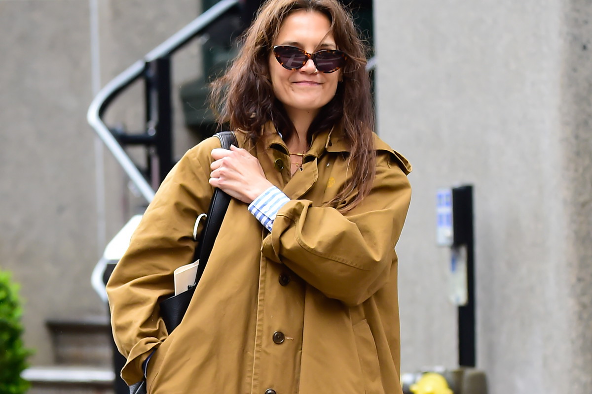 Katie Holmes w ponadczasowej stylizacji