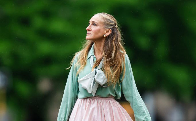 Carrie Bradshaw i Aidan Shaw reaktywują swój związek w kolejnym sezonie “And Just Like That…”? Sarah Jessica Parker ujawniła zaskakujące szczegóły