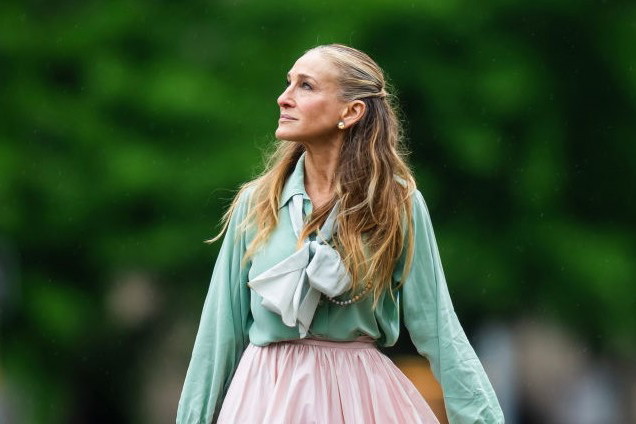Carrie Bradshaw i Aidan Shaw reaktywują swój związek w kolejnym sezonie “And Just Like That…”? Sarah Jessica Parker ujawniła zaskakujące szczegóły