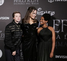 Shiloh Jolie-Pitt, Angelina Jolie i Zahara Jolie-Pitt