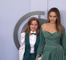 Angelina Jolie czerwony dywan