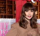 Emily w Paryżu zmieniła fryzurę. Lily Collins lansuje “chic blunt bob”, która jest idealna na lato. Pełne elegancji cięcie pasuje kobietom w każdym wieku