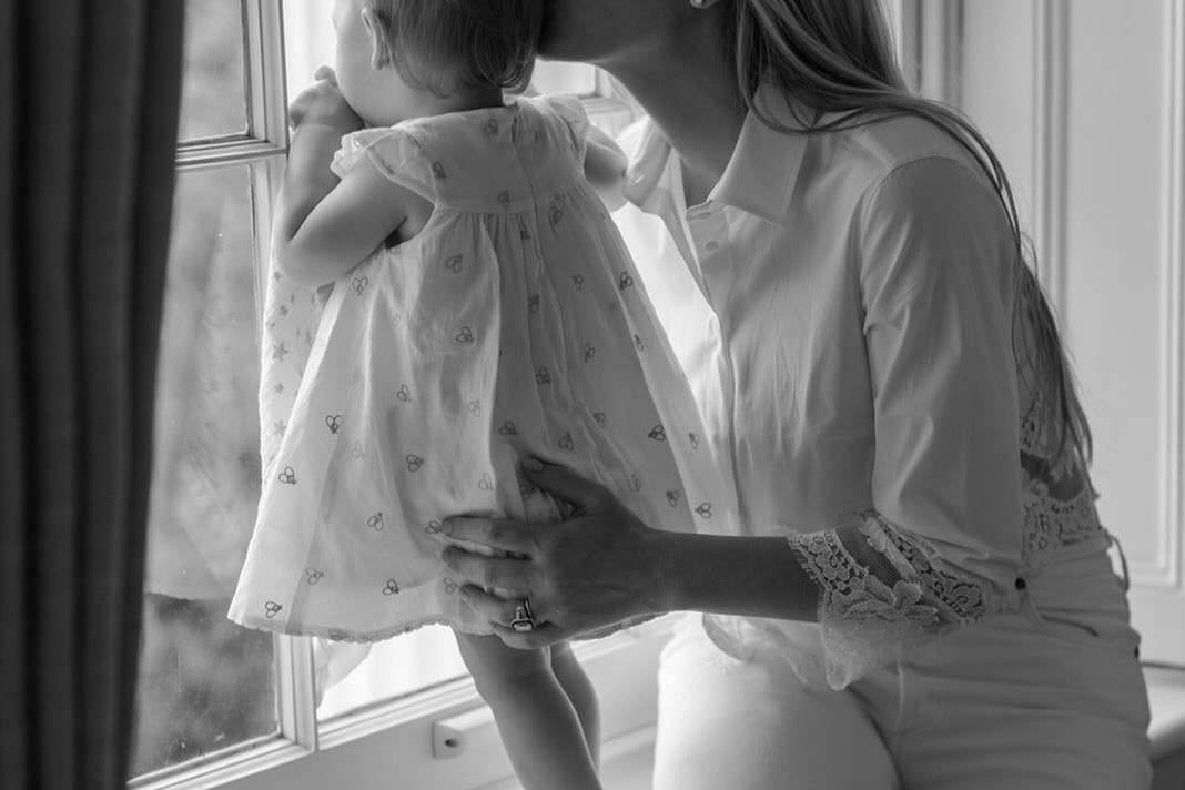 Bratanica księżnej Diany, Lady Kitty Spencer z córką Ateną