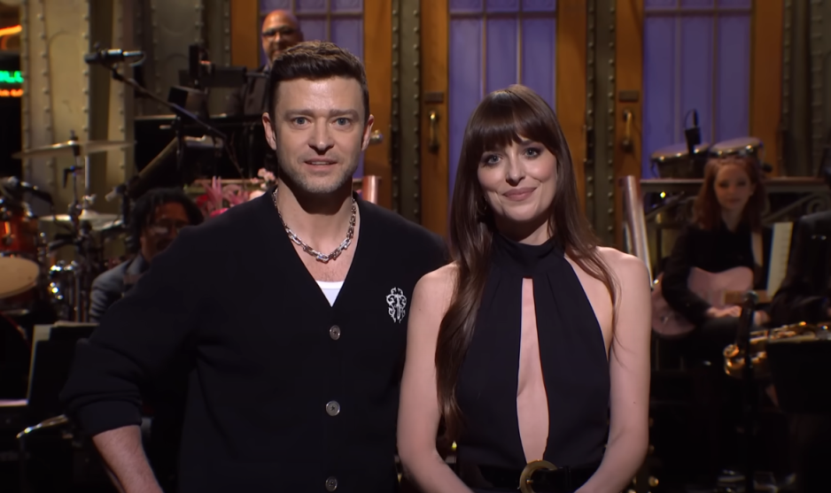 Dakota Johnson w programie "Saturday Night Live"