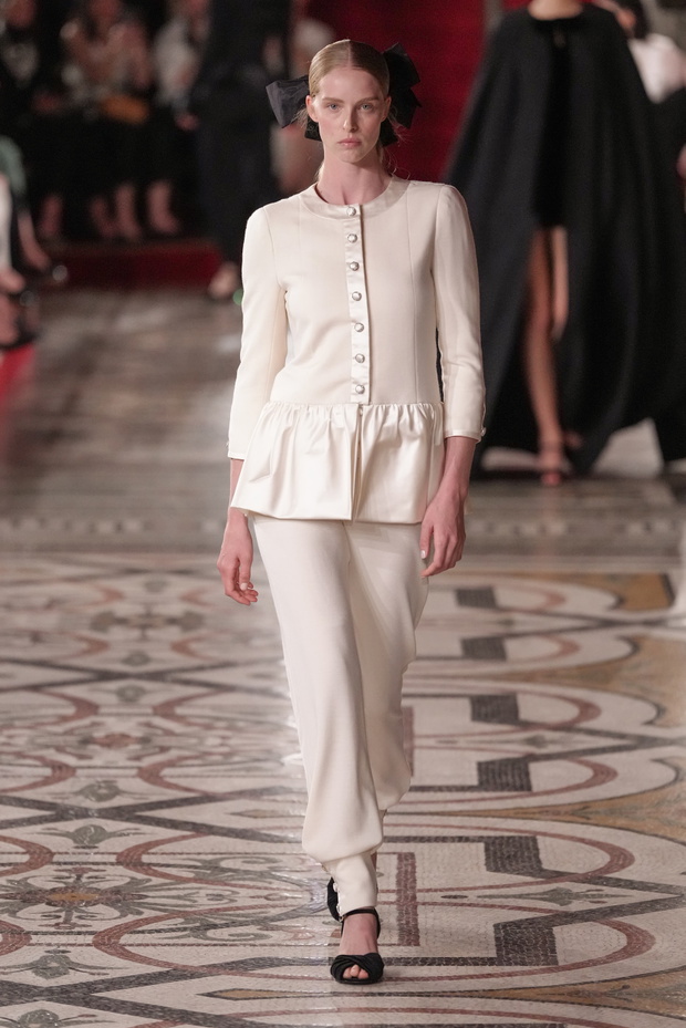 chanel-haute-couture-jesien-zima-2024-202532-d938b45