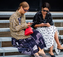 modne spódnice: street fashion