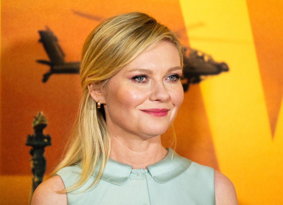 Naturalna Kirsten Dunst na premierze filmu "Civil War"