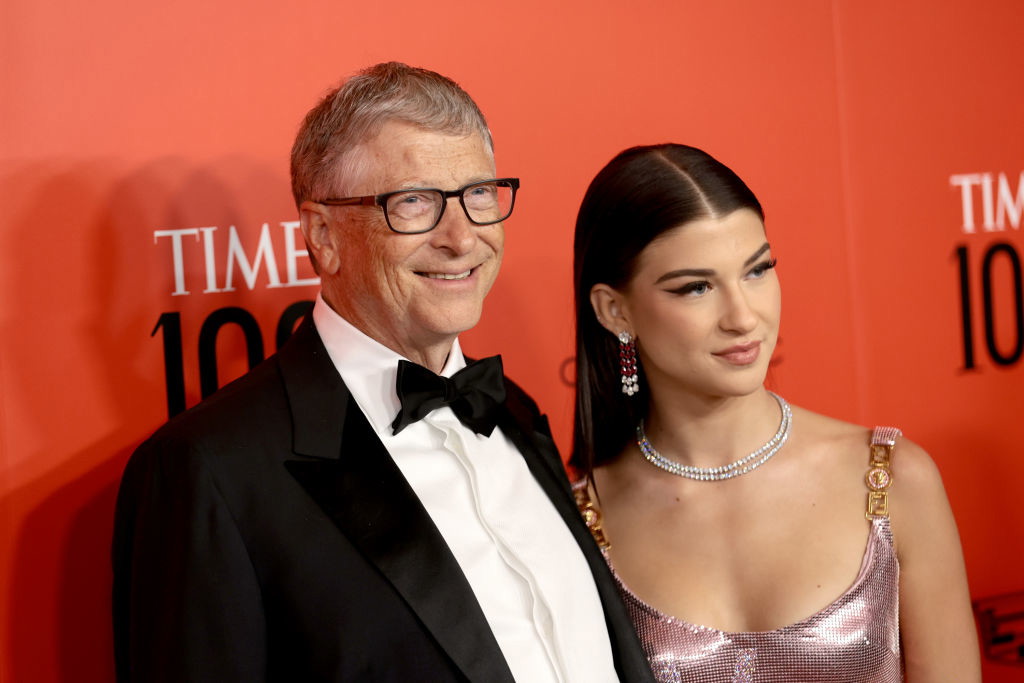 Kim jest Phoebe Gates? Córka Billa Gatesa jest w związku z wnukiem legendarnego muzyka i chce pójść w ślady znanego taty