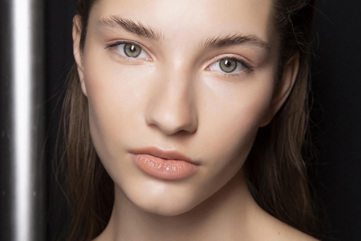 Podkłady z efektem "no makeup"