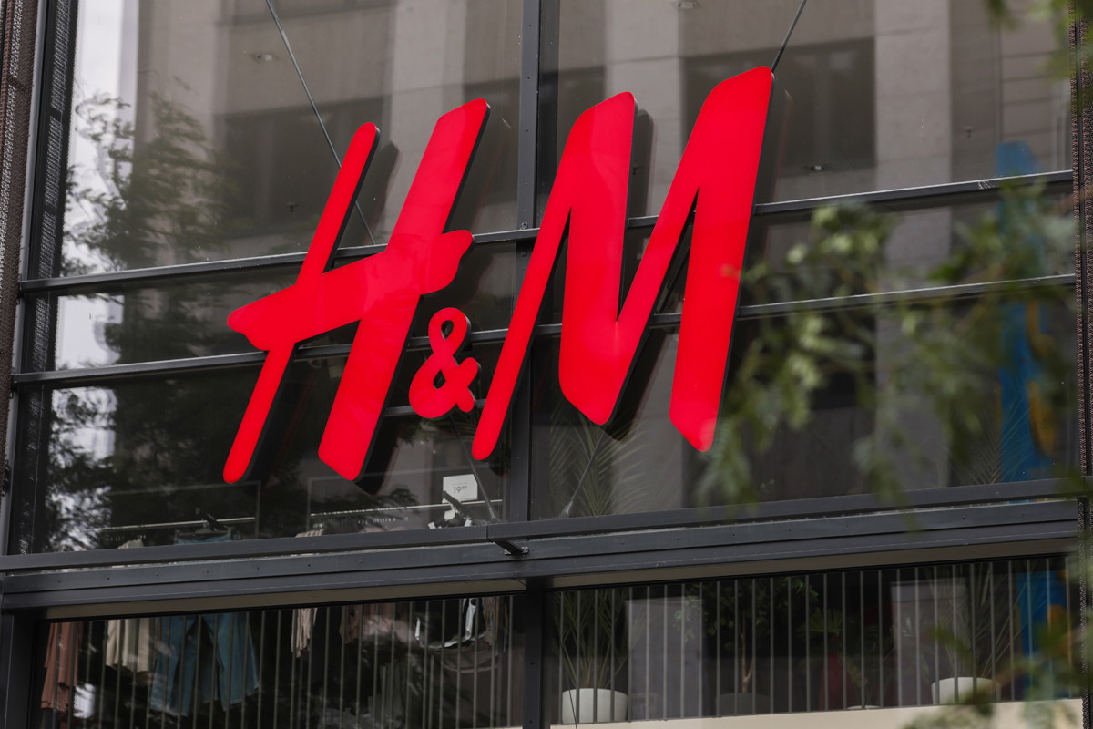 H&M, wyprzedaż