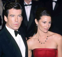 Pierce Brosnan i Keely Shaye Smith