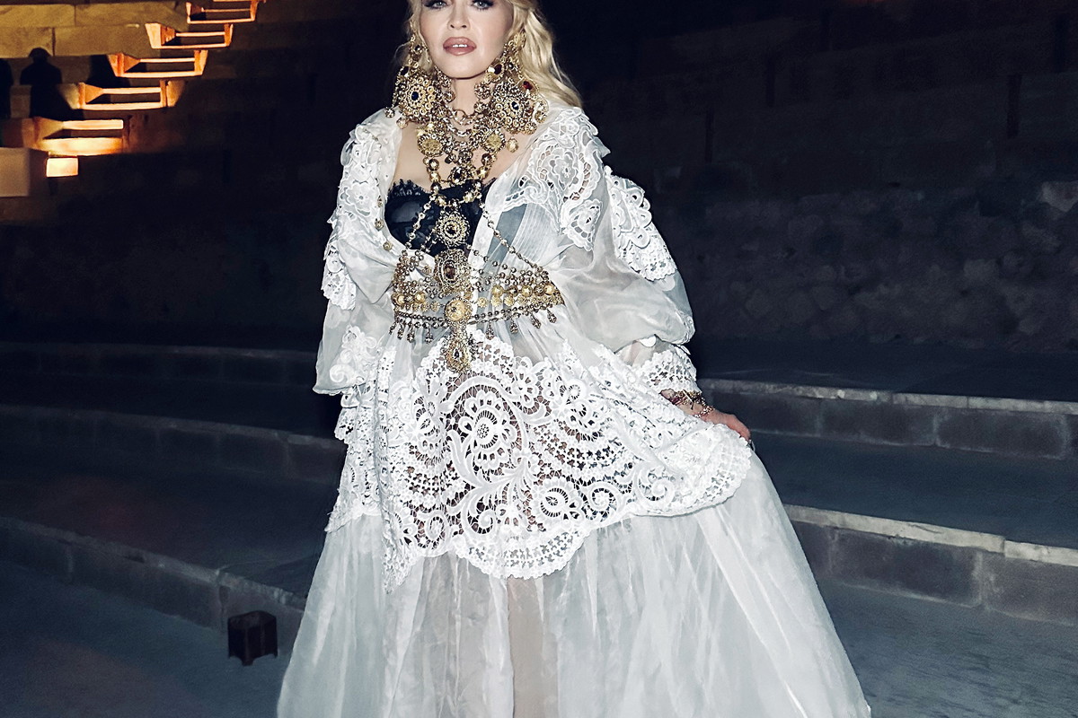 Gwiazda pop Madonna świętuje swoje 66. urodziny w Pompejach w południowych Włoszech 16 sierpnia 2024 r.