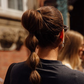 5 fryzjerskich trików na przetłuszczające się włosy
