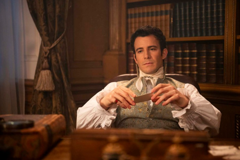 Netflix w końcu zdradził, kto zagra obiekt westchnień Benedicta w 4. sezonie “Bridgertonów”. To 26-letnia gwiazda serialu fantasy