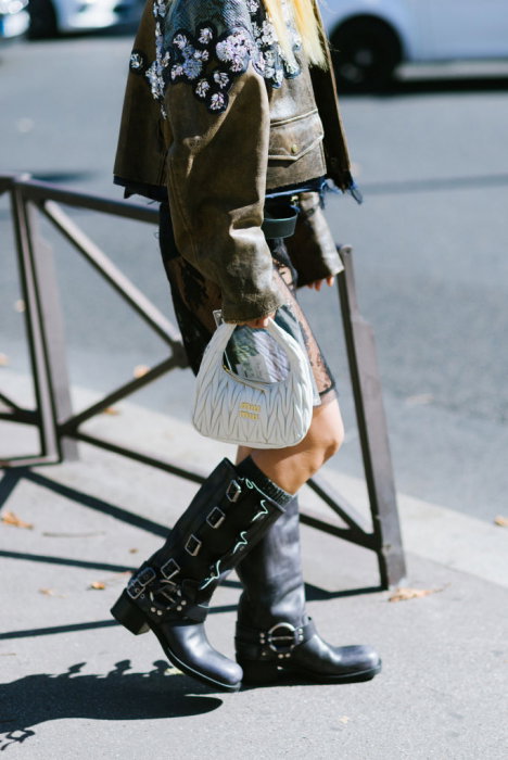 Biker boots od Miu Miu na Paris Fashion Week