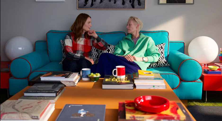 Julianne Moore i Tilda Swinton w filmie "W pokoju obok"