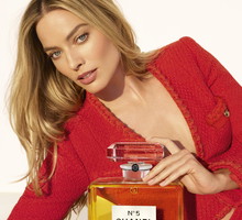 Margot Robbie Chanel nr5