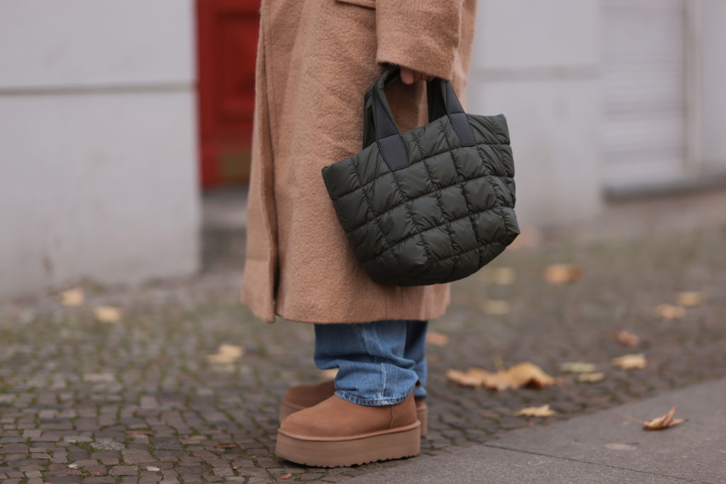 UGG