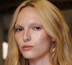 Polskie serum zmienia zniszczoną i szarą cerę w elastyczną „healthy glass skin”. W składzie ma peptydy miedziowe i kwas glutaminowy