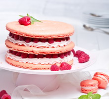 Urodzinowy tort malinowy
