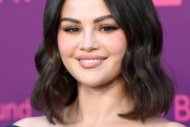 Selena Gomez we fryzurze