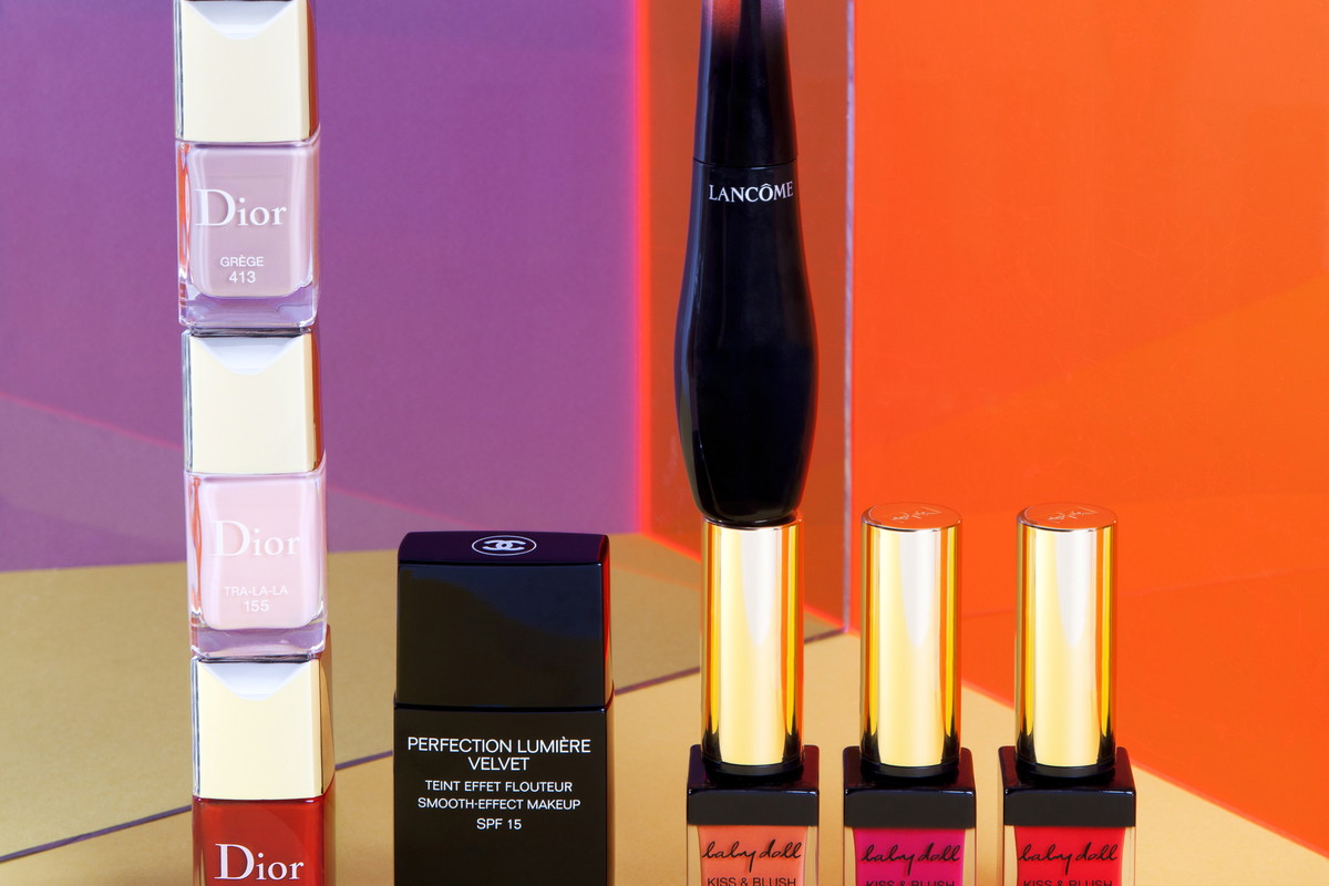 Najlepsze kosmetyki do makijażu 2015!Lakier Dior Vernis Dior, podkład Perfection Lumière Velvet, tusz Grandiôse Lancôme, szminka Baby Doll Kiss & Blush Yves Saint Laurent, fot. Eva Roovers