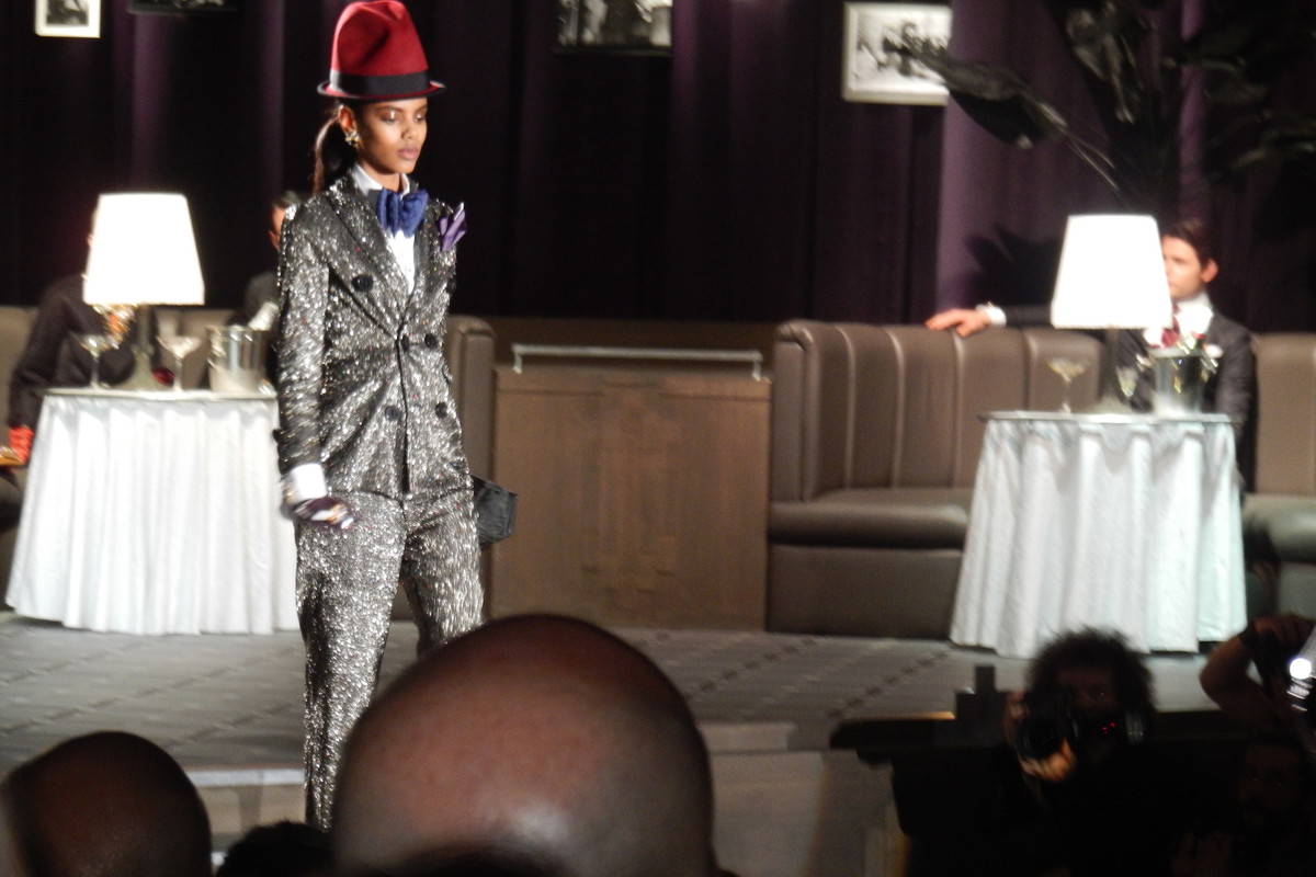 Fashion Week Milano, Pokaz DSquared2, fot. by Nikon COOLPIX S800c