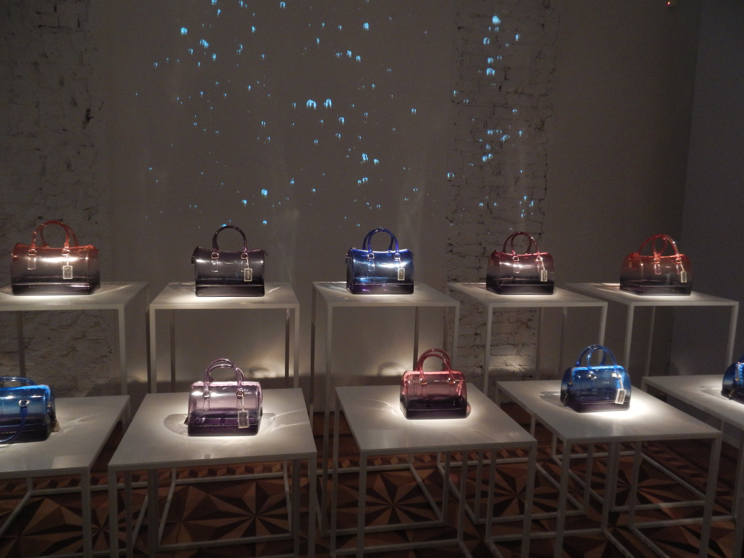 Fashion Week Milano, prezentacja kolekcji Furla, fot. by Nikon COOLPIX S800c