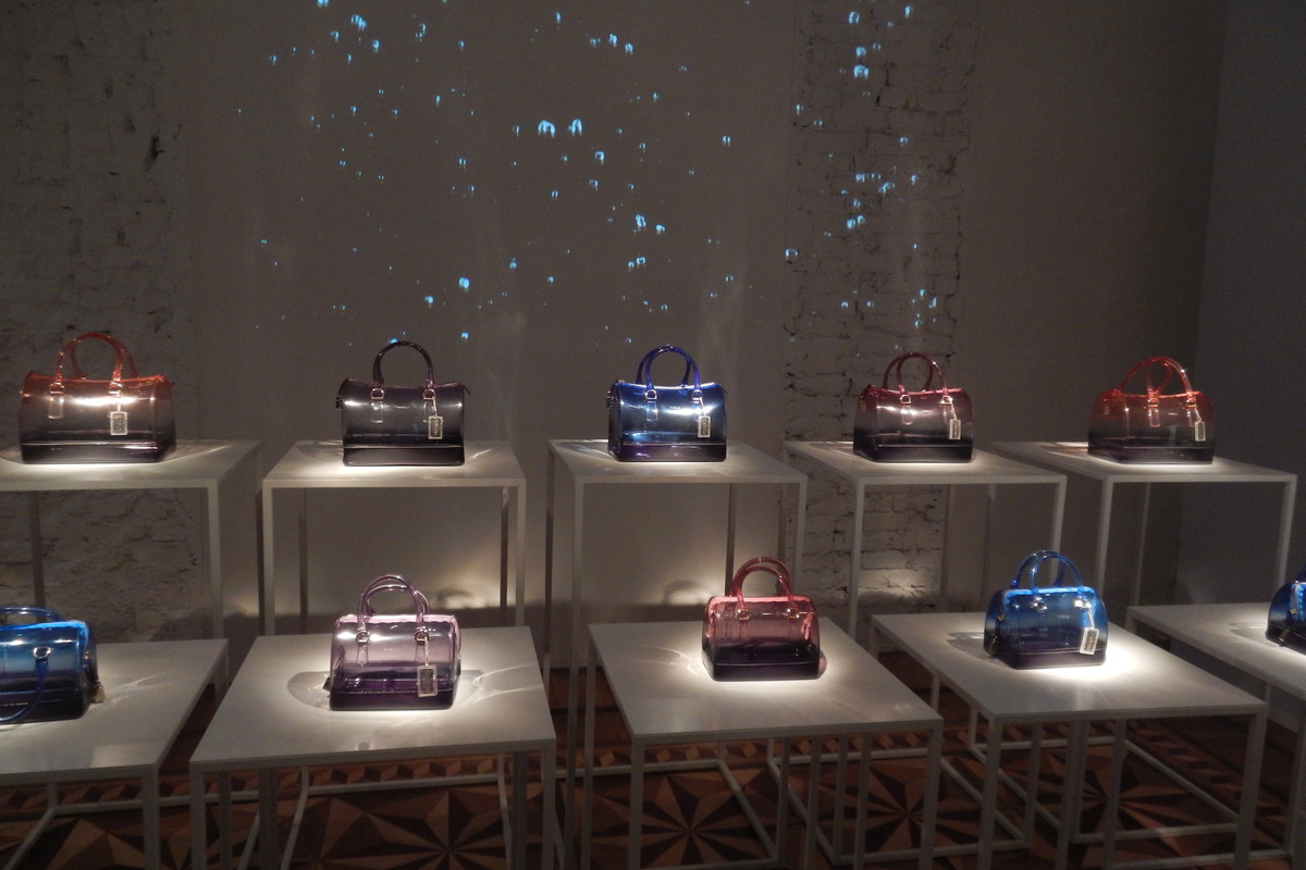 Fashion Week Milano, prezentacja kolekcji Furla, fot. by Nikon COOLPIX S800c