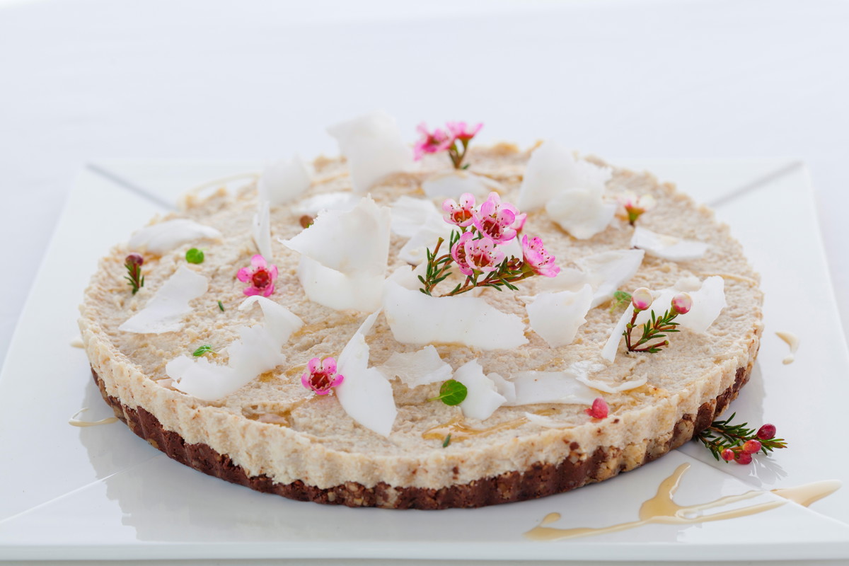 Ciasto bez pieczenia: wegańska tarta kokosowa