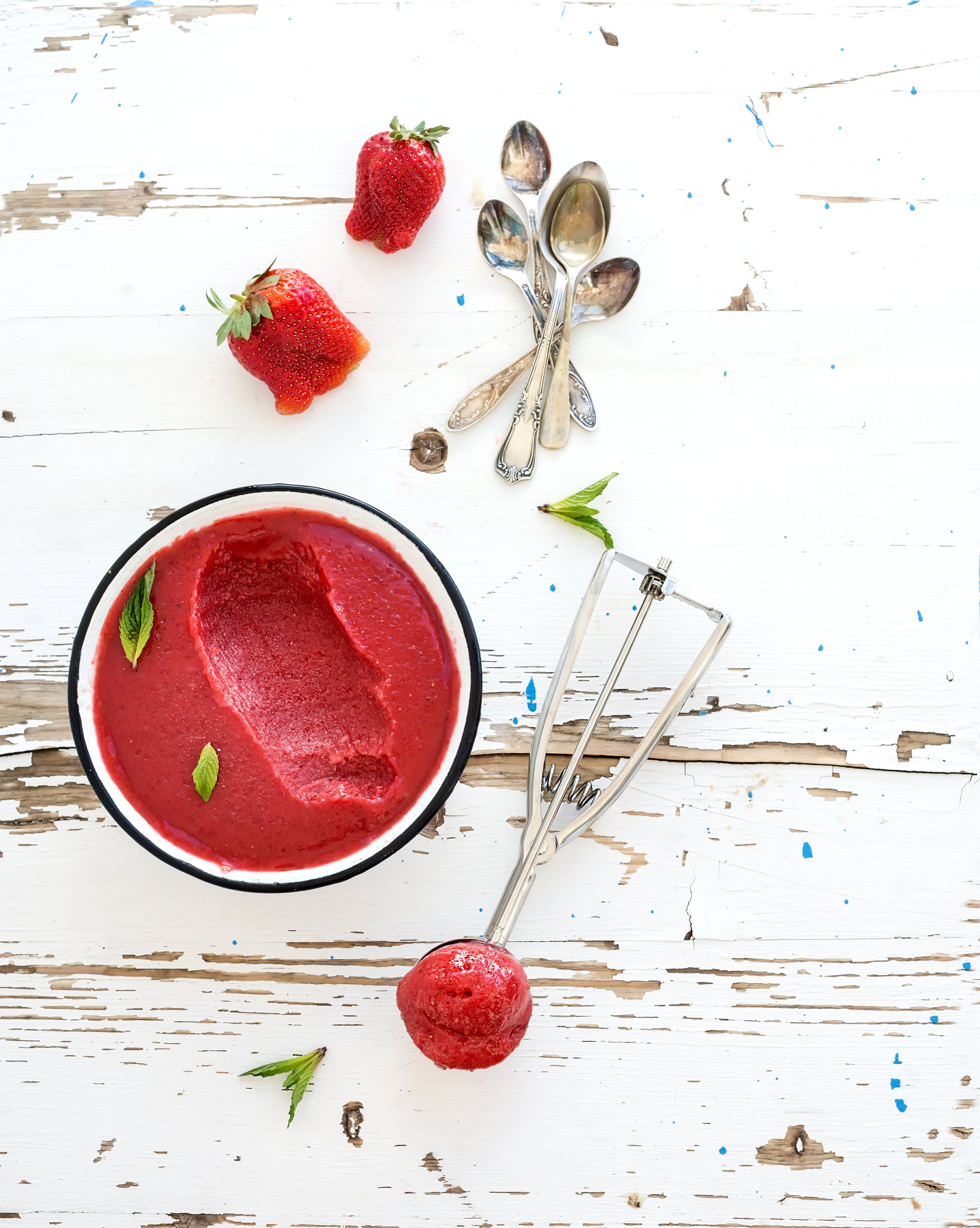 Przepisy na domowe lody: sorbet truskawkowy