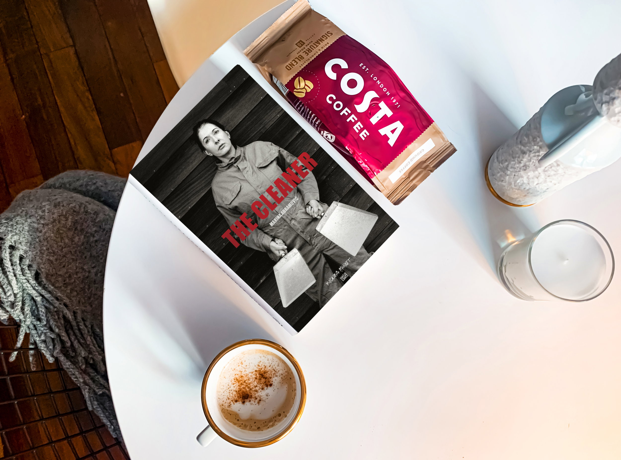 Książka przy kawie: Redakcja ELLE poleca swoje ulubione biografie [ELLE Book Club]