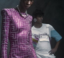 Olivier Rousteing zaprojektował uniseksową kolekcję, w którą ubrał... Barbie! Kultowe lalki w projektach historycznego domu mody Balmain występują jedynie w wersji NFT