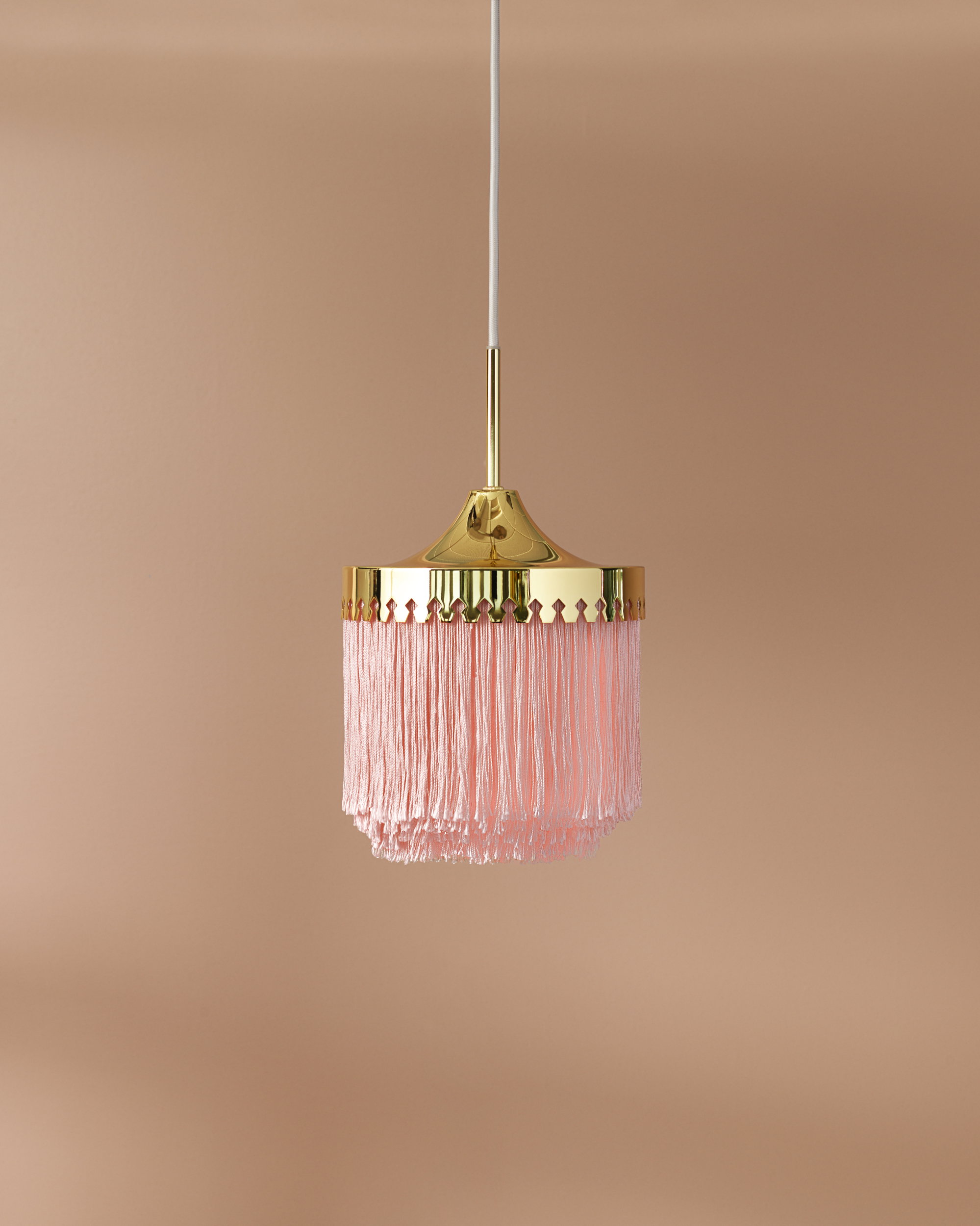 Kultowa lampa z frędzlami wraca!