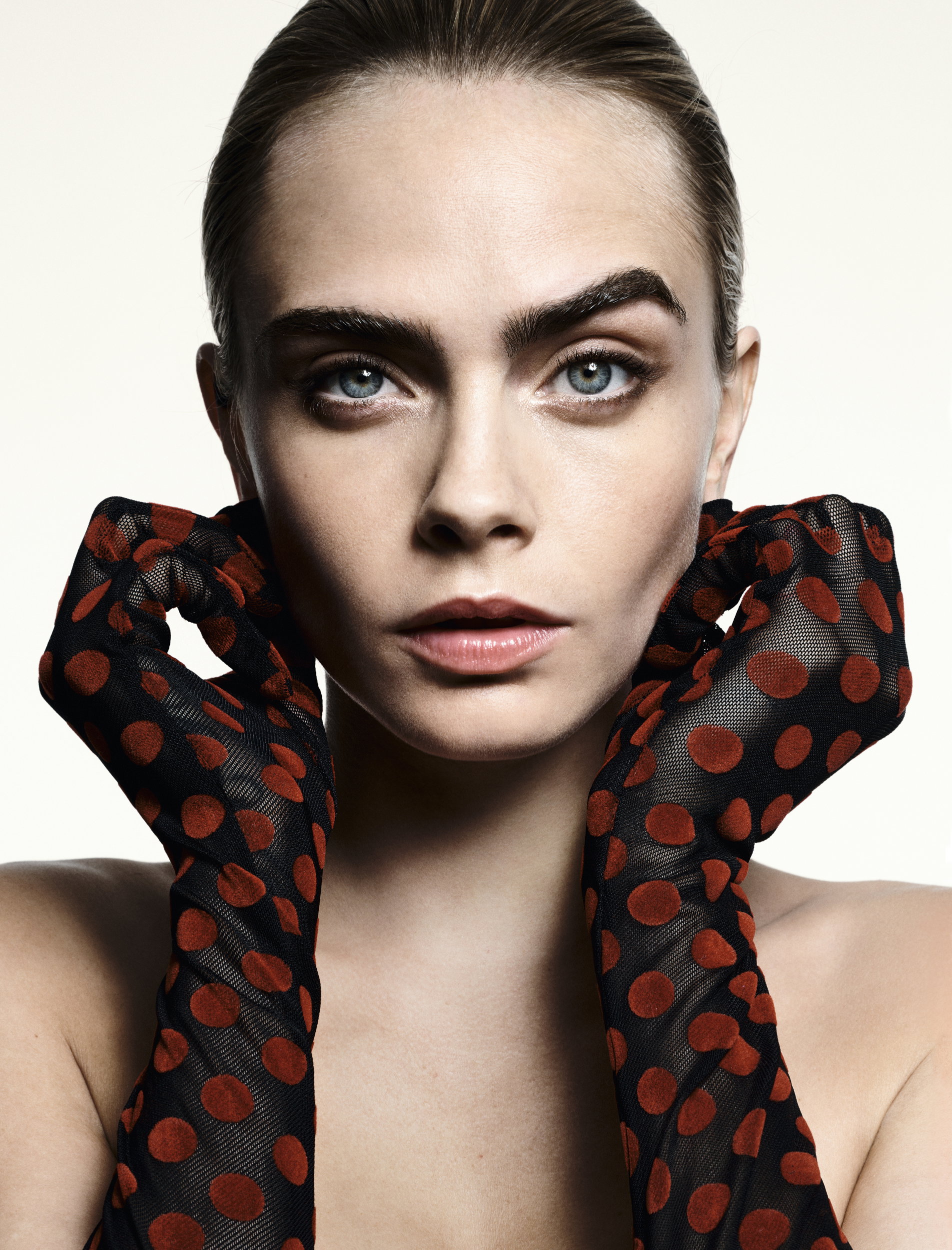 Cara Delevingne dla ELLE