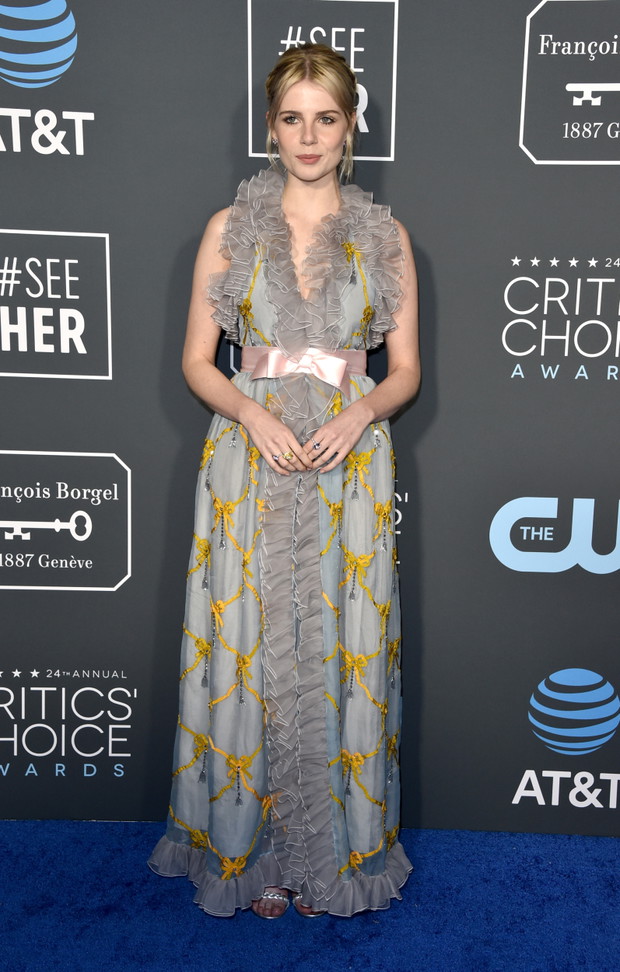 Critics' Choice Awards 2019: Lucy Boynton w sukni Gucci