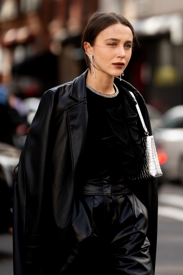 Street fashion: New York Fashion Week. Stylizacje
