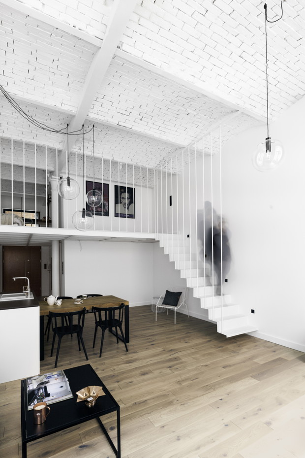 Wnętrze tygodnia: loft cały w bieli