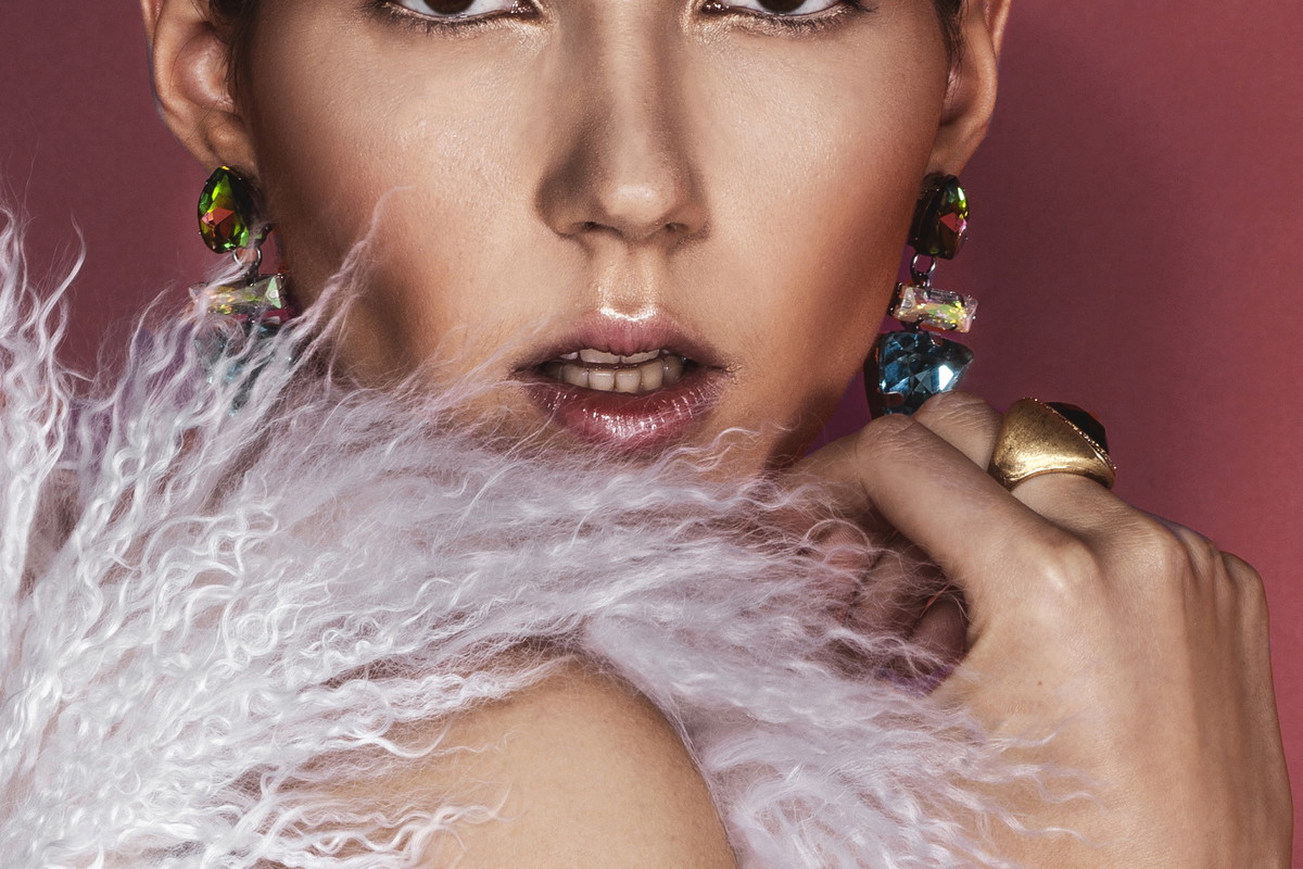 Natalia Gulkowska z Top Model w sesji NEW ICON, fot. Łukasz ŻyłkaTop: Natasha PavluchenkoBiżuteria: Lewanowicz
